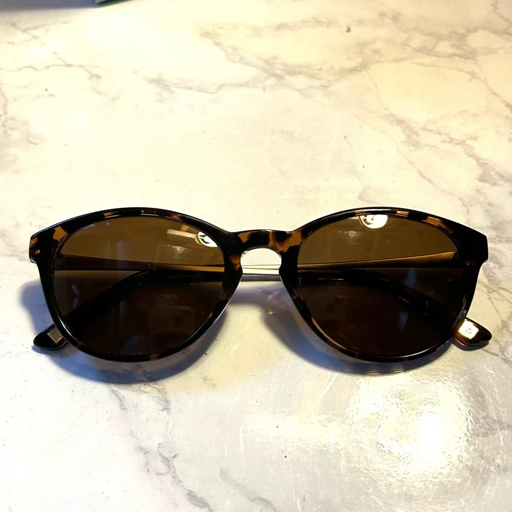 Anne Klein round/cat eye tortoise shell sunglasses